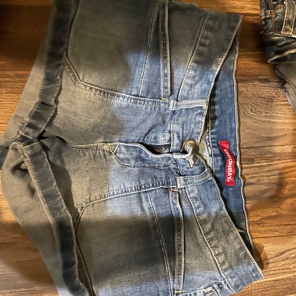 Clothes - Picture 7 of 16